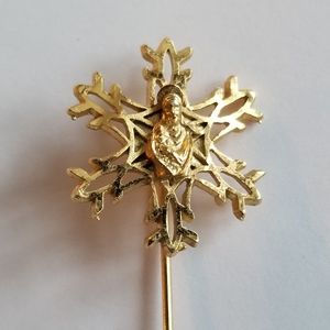 Vintage stickpin Mary baby Jesus snowflake gold tone stick pin lapel Christian
